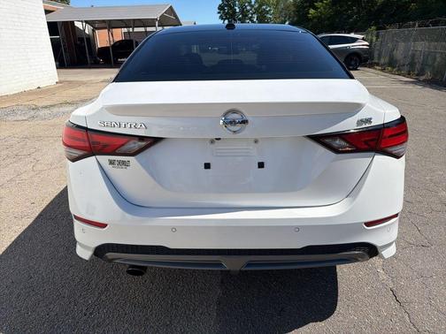 Aspen White/Super Black 2020 Nissan Sentra SR