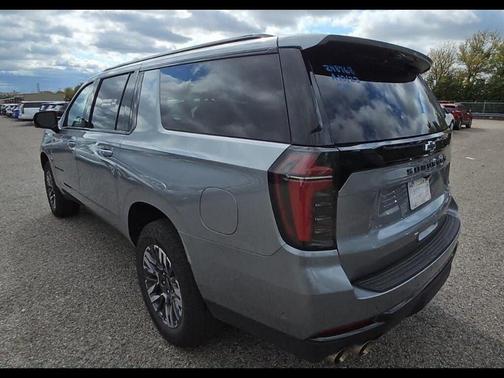 2025 Chevrolet Suburban 4WD Z71