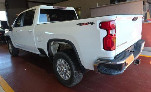 Summit White 2021 Chevrolet Silverado 2500 LT
