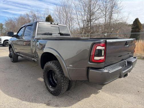 2020 RAM 3500 Laramie Crew Cab 4x4 8' Box