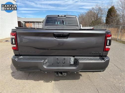 2020 RAM 3500 Laramie Crew Cab 4x4 8' Box