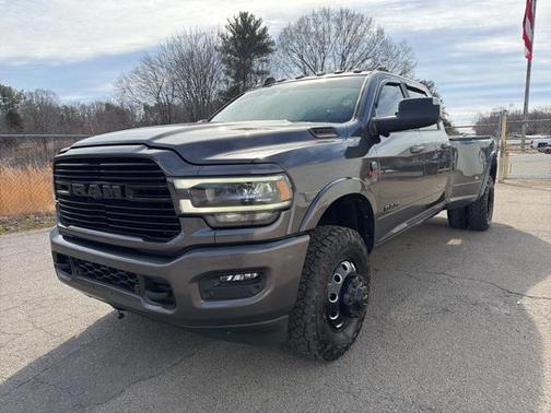 2020 RAM 3500 Laramie Crew Cab 4x4 8' Box