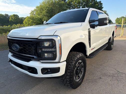 Star White Metallic Tri-Coat 2023 Ford F-250 Lariat
