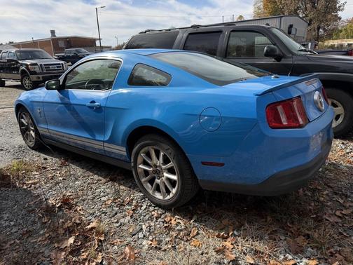 2010 Ford Mustang Premium