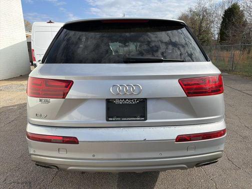 Florett Silver Metallic 2019 Audi Q7 55 Premium Plus