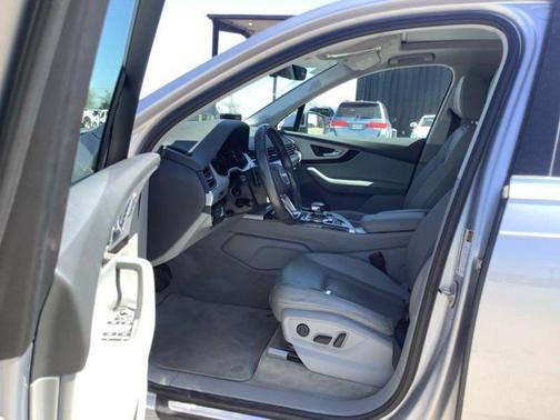 2019 Audi Q7 45 Premium Plus