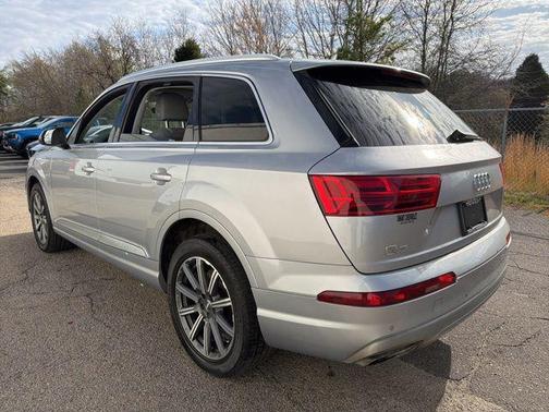 Florett Silver Metallic 2019 Audi Q7 55 Premium Plus