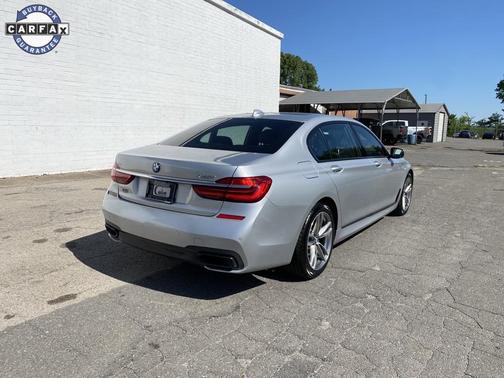 2016 BMW 740 i