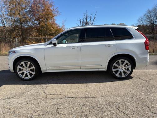 2019 Volvo XC90 T6 Inscription