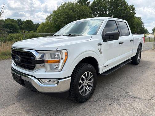 Oxford White 2021 Ford F-150 XLT