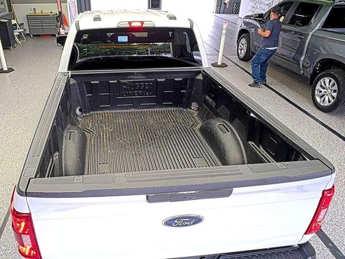 Oxford White 2021 Ford F-150 XLT