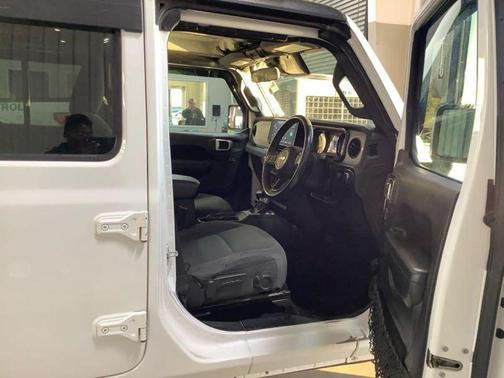 2024 Jeep Wrangler Sport