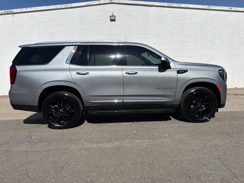 Sterling Metallic 2023 GMC Yukon SLT