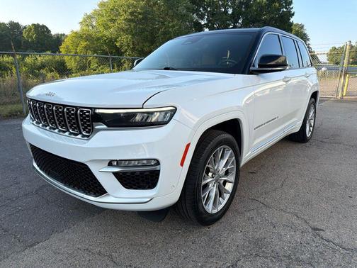 Bright White Clearcoat 2024 Jeep Grand Cherokee Summit