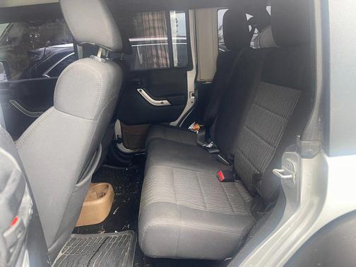 2011 Jeep Wrangler Unlimited Sahara