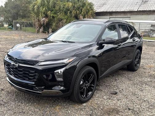 Mosaic Black Metallic 2026 Chevrolet Trax FWD ACTIV