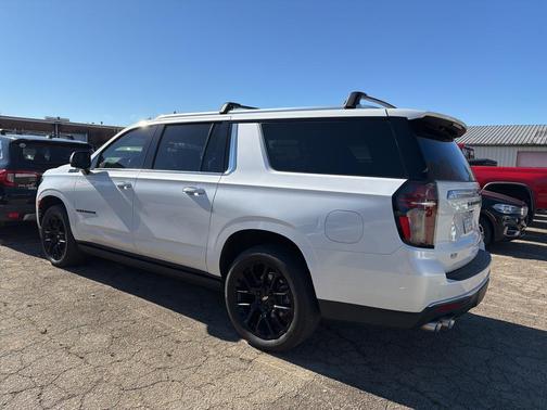 2023 Chevrolet Suburban High Country