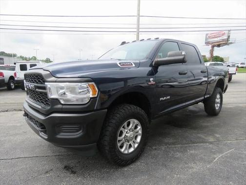 2022 RAM 2500 Tradesman Crew Cab 4x4 6'4' Box