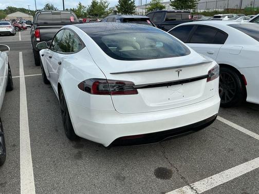 Pearl White Multi-Coat 2021 Tesla Model S Plaid