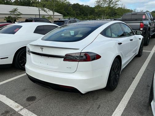 Pearl White Multi-Coat 2021 Tesla Model S Plaid