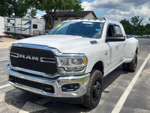 Bright White Clearcoat 2019 RAM 3500 Big Horn