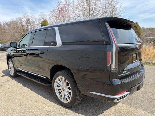 2022 Cadillac Escalade ESV Luxury