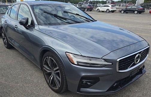 Osmium Grey Metallic 2019 Volvo S60 T6 R-Design