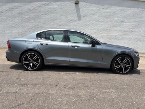 Osmium Grey Metallic 2019 Volvo S60 T6 R-Design