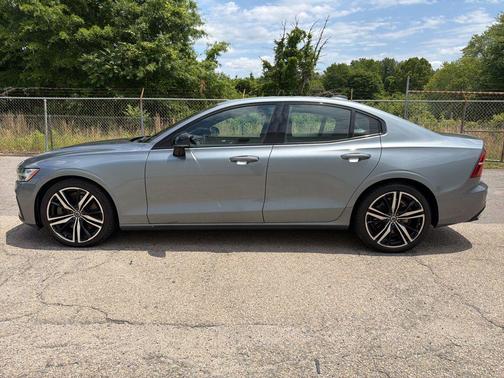 Osmium Grey Metallic 2019 Volvo S60 T6 R-Design