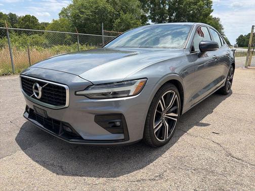 Osmium Grey Metallic 2019 Volvo S60 T6 R-Design