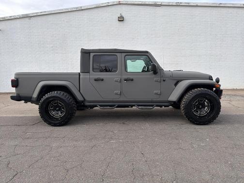 2021 Jeep Gladiator Willys Sport