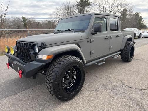 2021 Jeep Gladiator Willys Sport