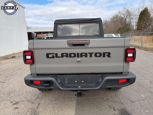 2021 Jeep Gladiator Willys Sport