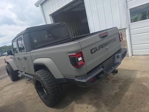 2021 Jeep Gladiator Willys 4x4