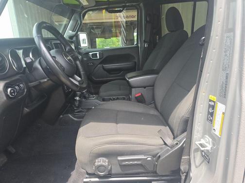 2021 Jeep Gladiator Willys 4x4