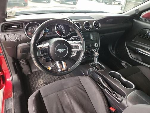 2020 Ford Mustang EcoBoost