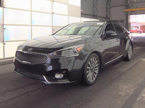 2017 Kia Cadenza Premium