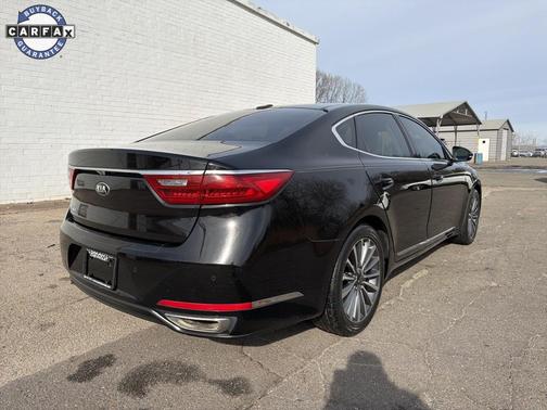 2017 Kia Cadenza Premium