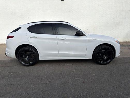 Alfa White 2023 Alfa Romeo Stelvio Estrema AWD