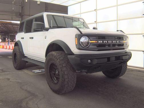 Oxford White 2024 Ford Bronco Big Bend