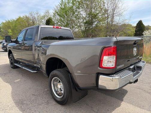Granite Crystal Metallic Clearcoat 2024 RAM 3500 Big Horn Crew Cab 4x4 8' Box