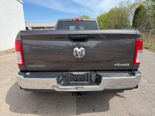 Granite Crystal Metallic Clearcoat 2024 RAM 3500 Big Horn Crew Cab 4x4 8' Box