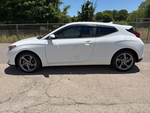 Chalk White 2020 Hyundai Veloster 2.0 Premium