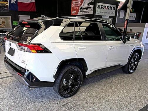 2021 Toyota RAV4 Hybrid XLE Premium