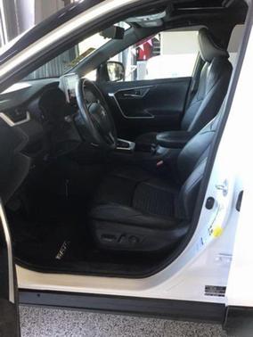 2021 Toyota RAV4 Hybrid XLE Premium