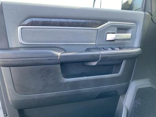 2019 RAM 2500 Big Horn Crew Cab 4x4 6'4' Box