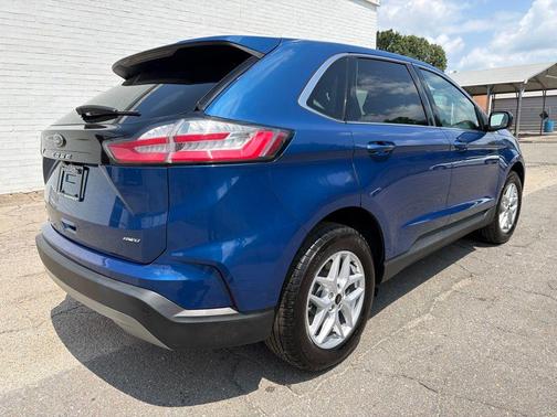 Blue Metallic 2024 Ford Edge SEL