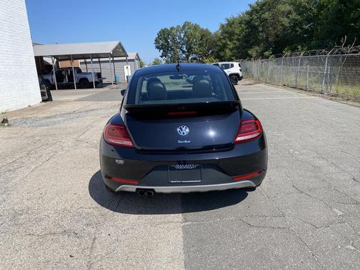 2018 Volkswagen Beetle 2.0T Dune
