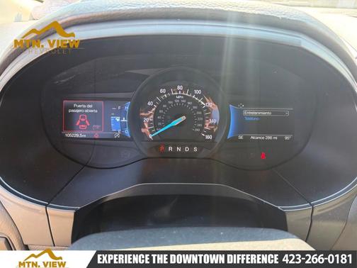 Silver Metallic 2022 Ford Edge SEL