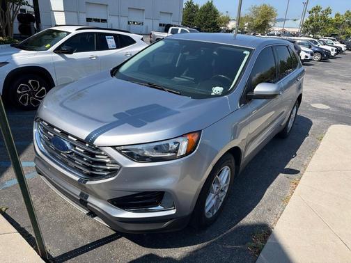 Silver Metallic 2022 Ford Edge SEL